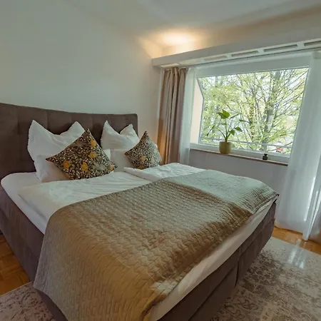 Mit Parkplatz Oberesslingen